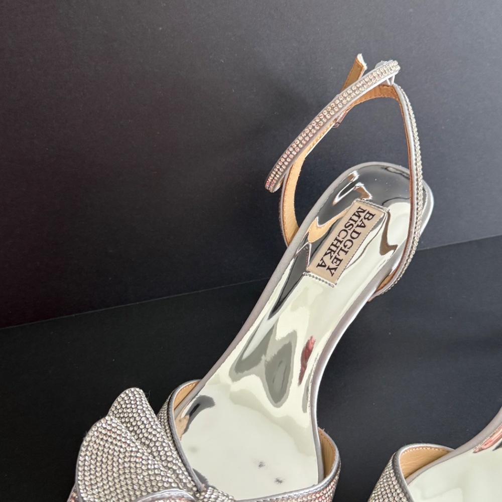 Badgley Mischka Women's Silver Remi Kitten Evening Heel‎ Sandals, NEW pick size - Picture 4 of 15